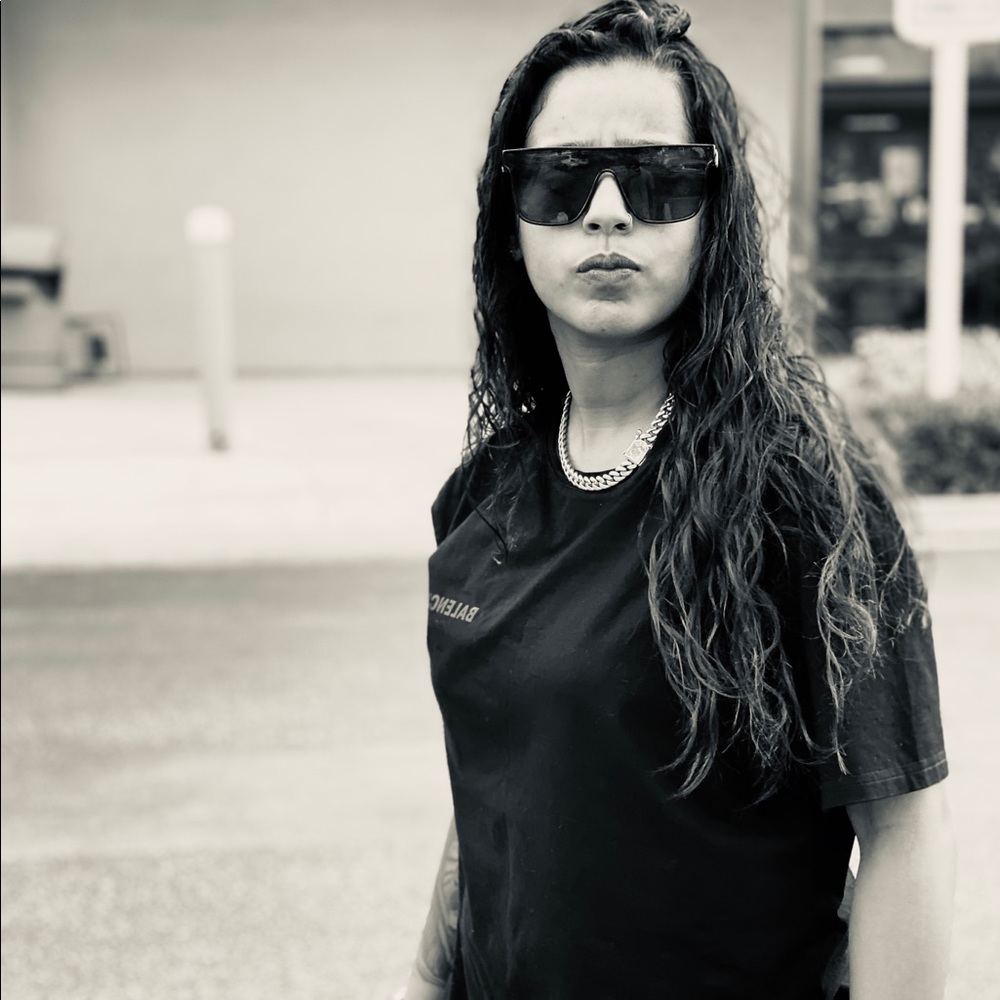 Meet your Posher, Nelly